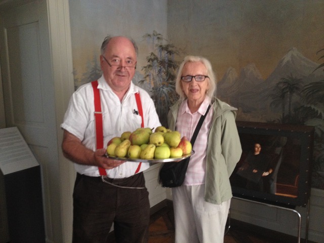 Guido Nussbaum et Ka Moser avec pommes et poires