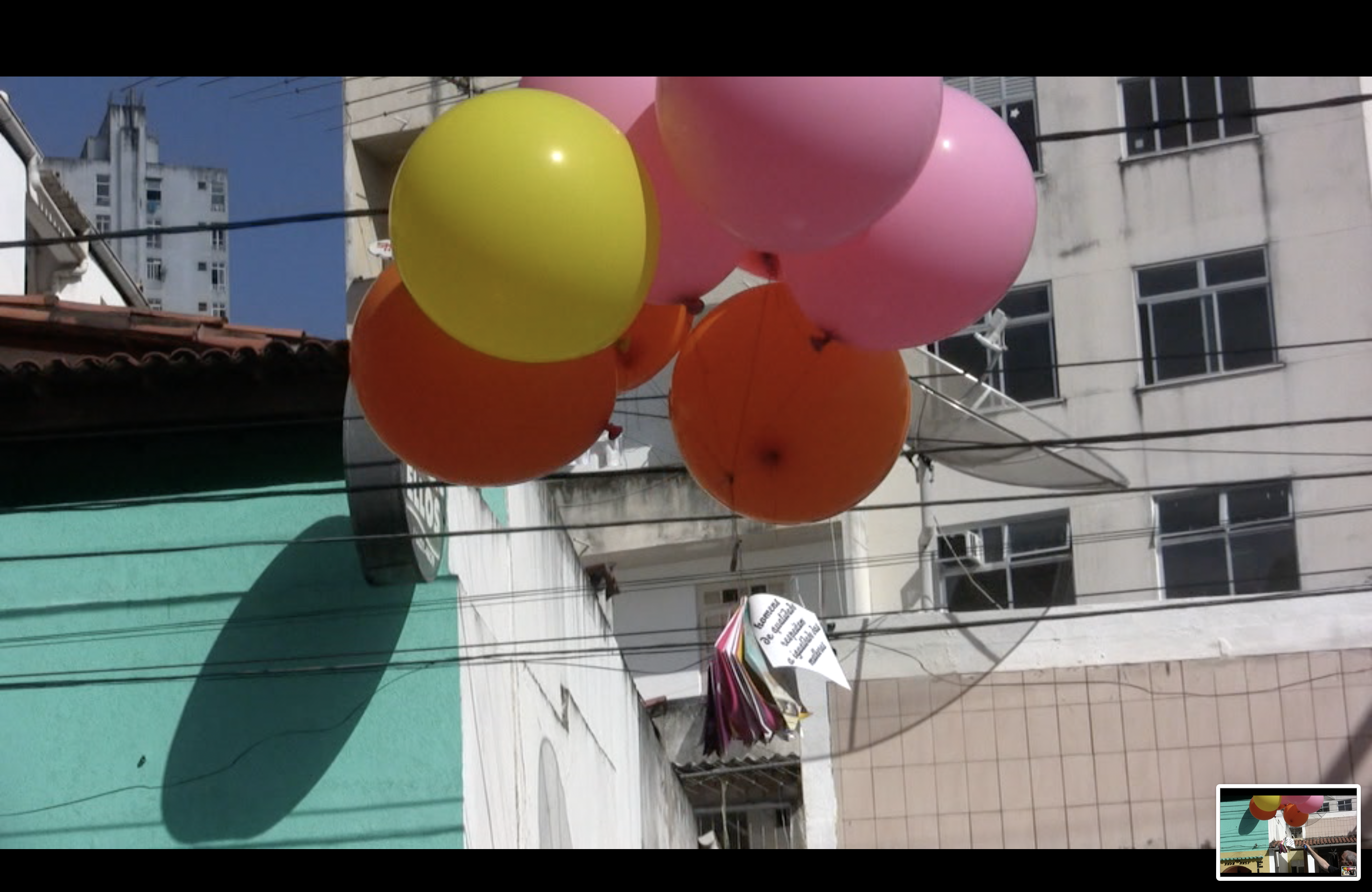 Jean-Damien Fleury: Ballone verteilen die Flyer für Remue-ménage in Salvador, 2012