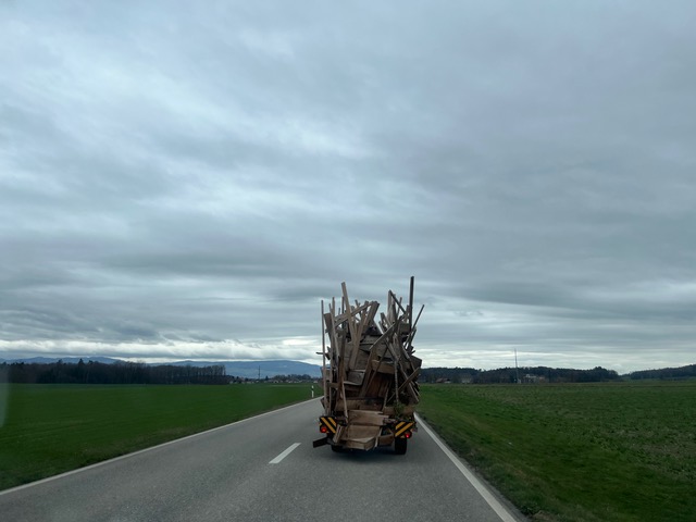 On the road im Mittelland
